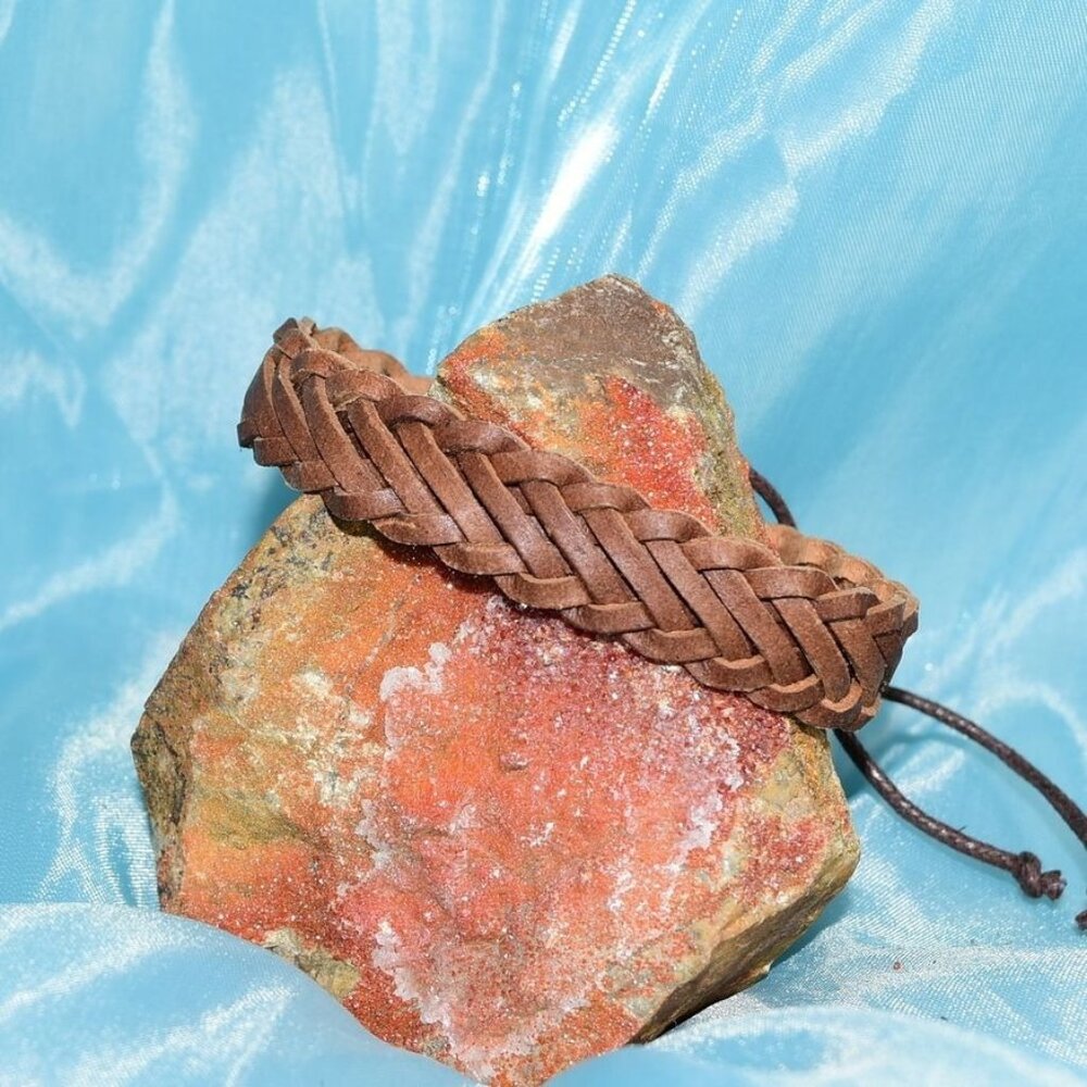 Delta Weathered Mens Weaved Sliding Tie Leather Bracelet Tan Gift Packaged